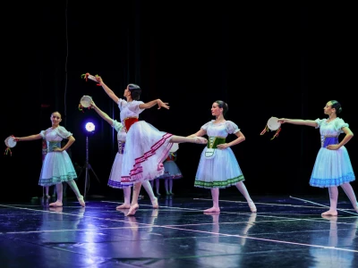 cute-little-ballerinas-pink-ballet-costume-children-pointe-shoes-is-dancing-room-kid-dance-class-with-teacher (1) (1)